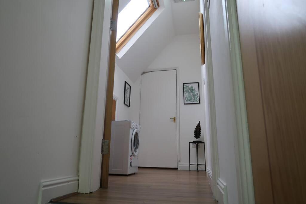 Two-Bedroom Apartment With Scenic Balcony View Shipley  Exterior foto
