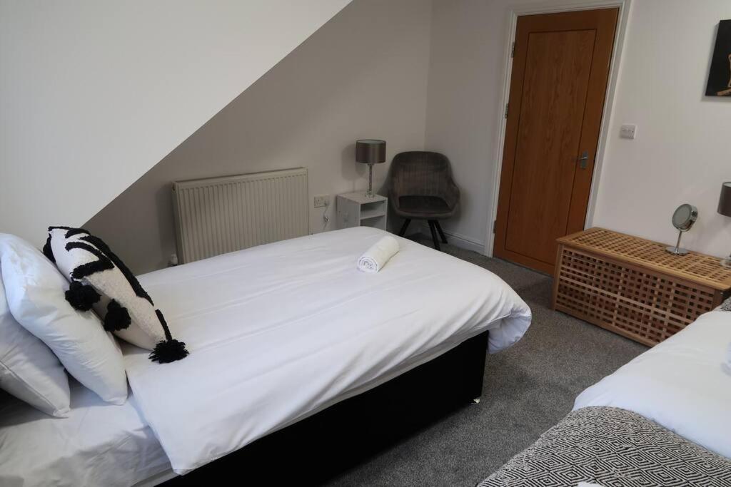 Two-Bedroom Apartment With Scenic Balcony View Shipley  Exterior foto